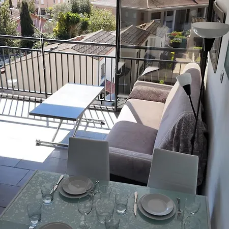 Les Jardins D'alizarine Apartment